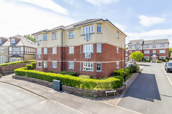 1 Garden Mews