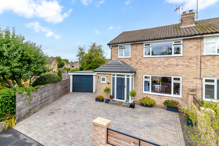 Wayside Close